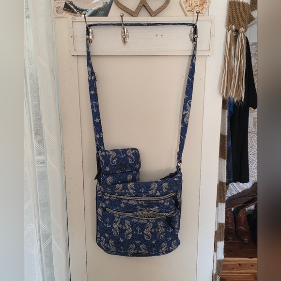 Vera Bradley Blue And White Seahorse Of Course Pattern - Picture 2 of 9